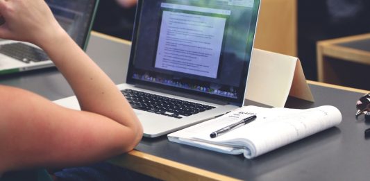 Best Laptops for Note Taking : Top 5 Laptops for Taking Notes! Best laptops for note taking