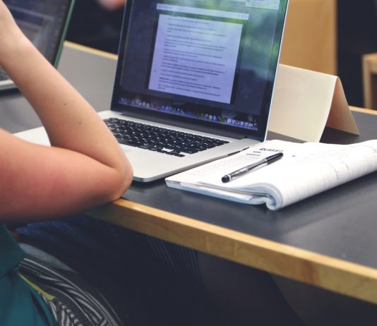 Best Laptops for Note Taking : Top 5 Laptops for Taking Notes! Best laptops for note taking
