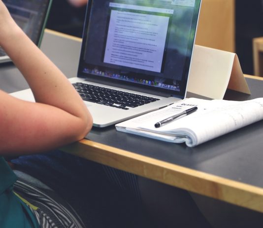 Best Laptops For Online Teaching and Online Classes: 2019 Buyers’ Guide! Best Laptops for Online Teaching