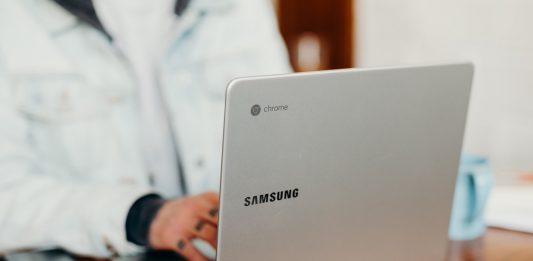 Looking for a Chromebook with Docking Station? Here are 3 Best Chromebooks with Docking Stations chromebook with docking station